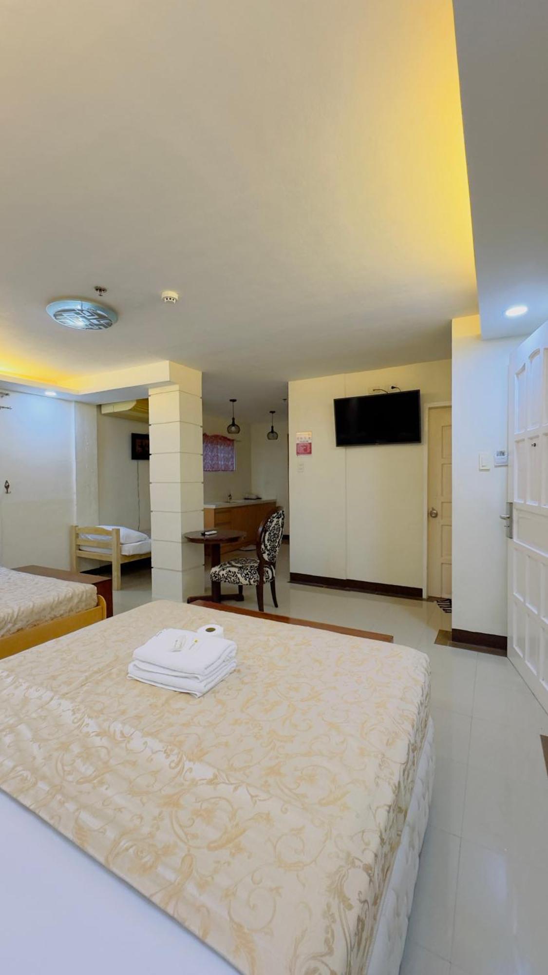 La Anclar Hotel Davao Stadt Exterior foto
